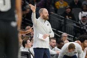 开云体育-中国官网登录入口-灰熊记者：詹金斯和球队总经理克莱曼互相指责 没人对事情负责